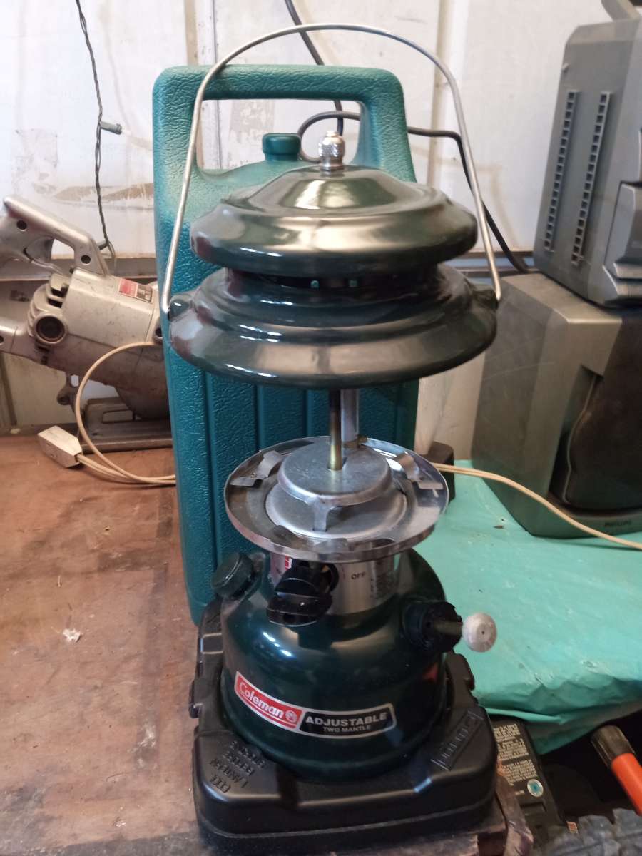 3 vintage Coleman lanterns