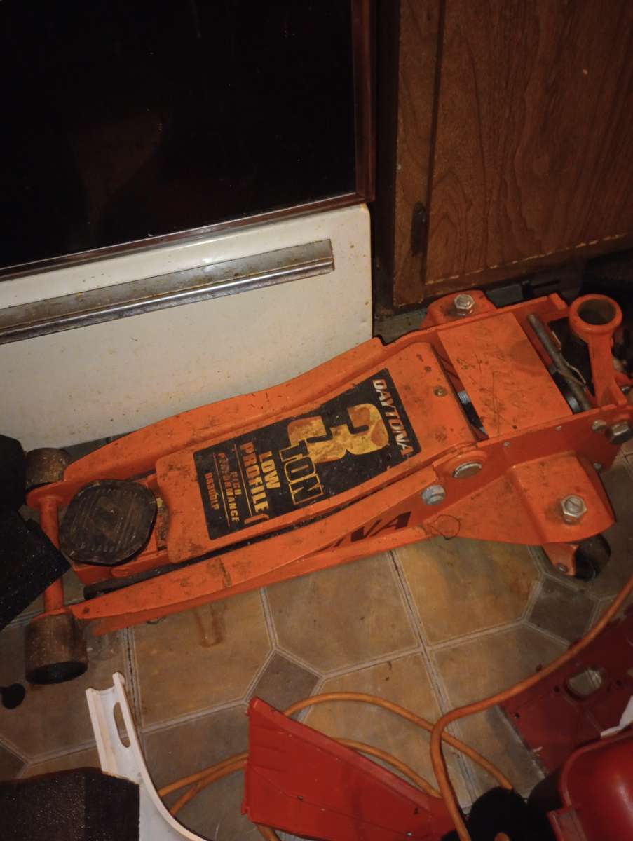 3 Ton low profile hydraulic floor jack
