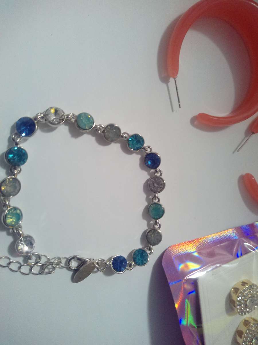 3 piece jewelry lot set 11