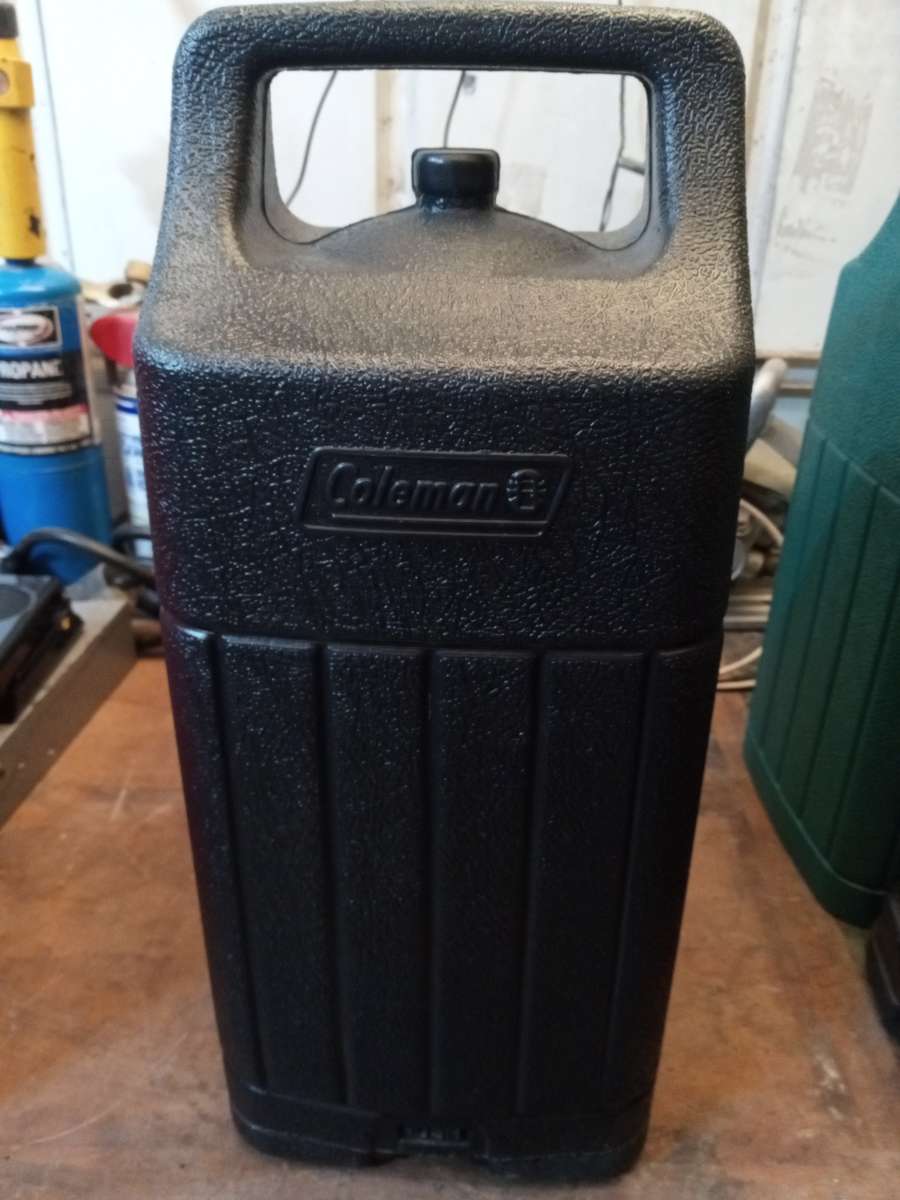 3 vintage Coleman lanterns