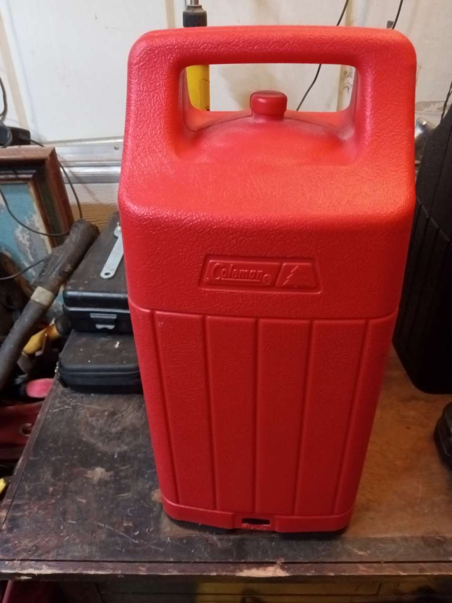 3 vintage Coleman lanterns