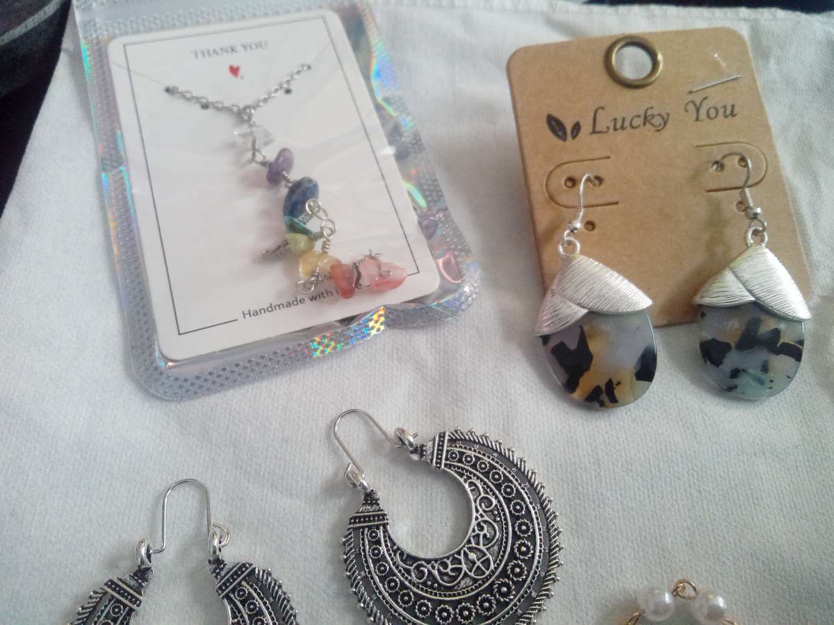 Jewelry 5 piece lot set 5