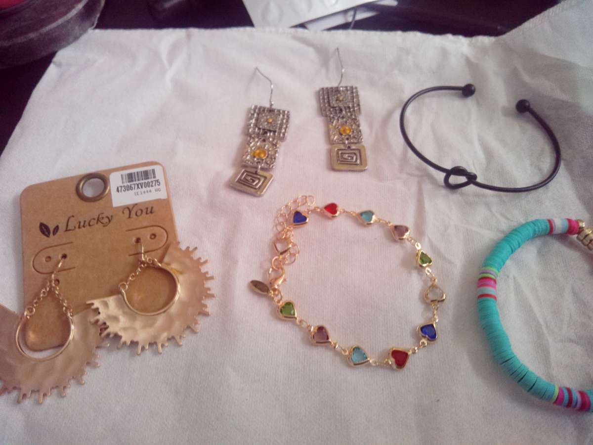 5 Piece Jewelry lot new set3
