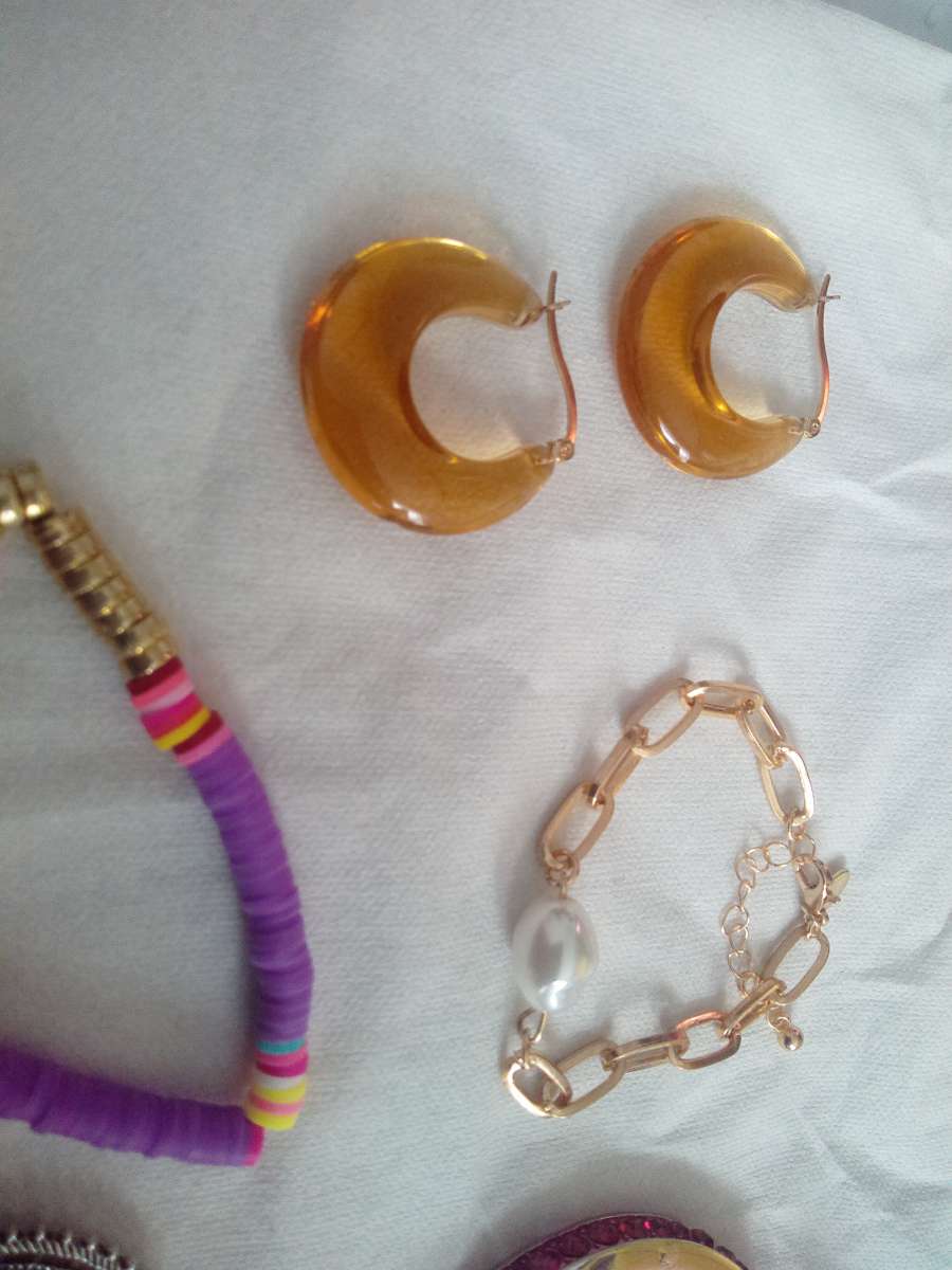 5 piece jewelry lot Set2
