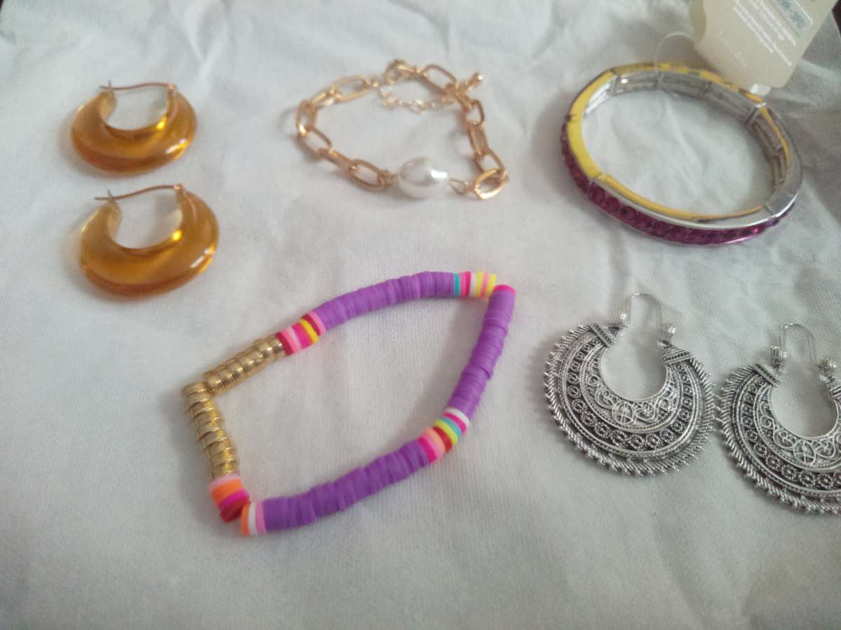 5 piece jewelry lot Set2