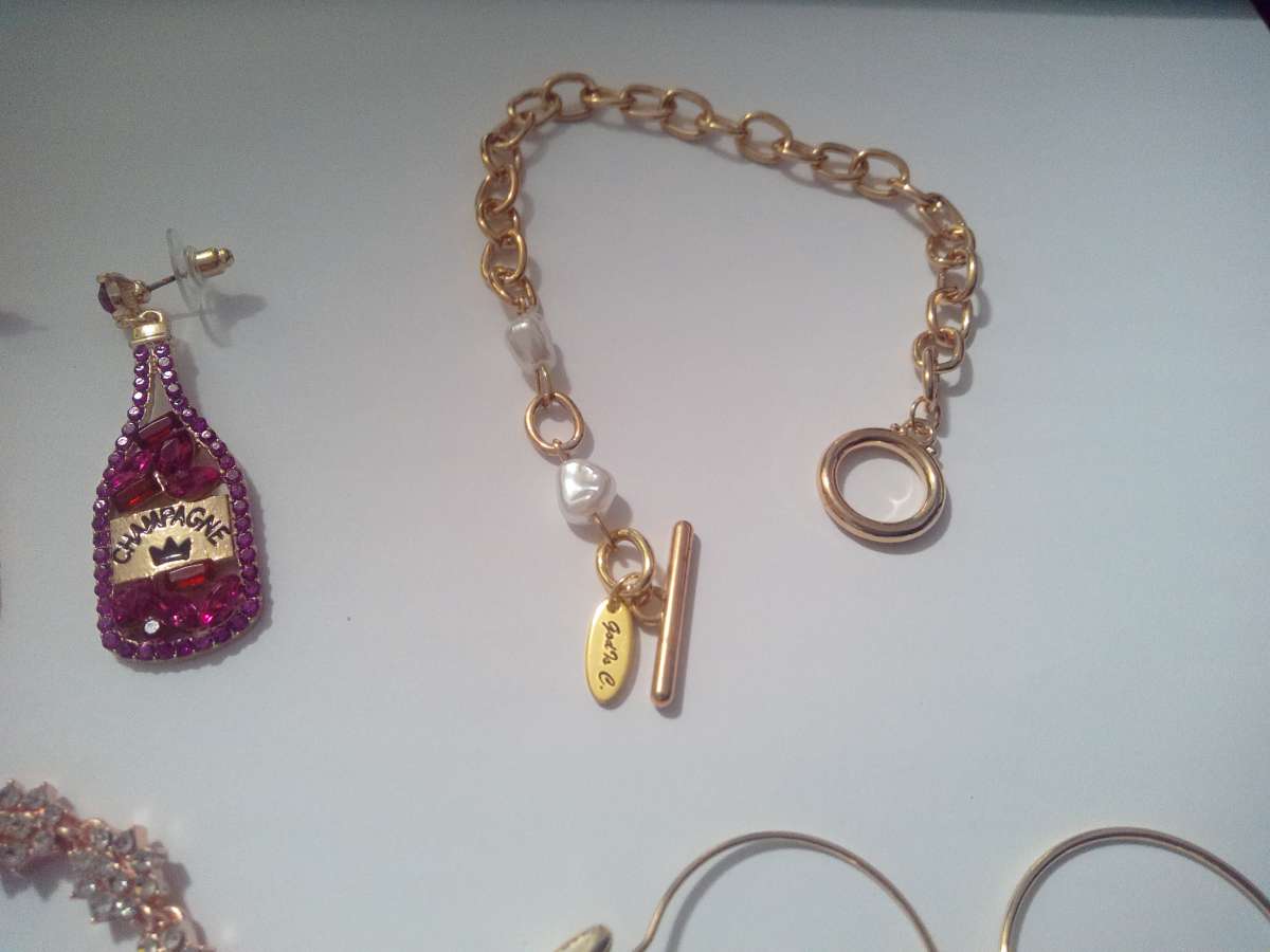 4 piece mixed lot numb 10