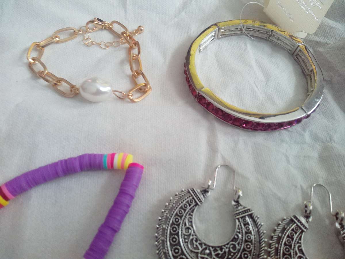 5 piece jewelry lot Set2