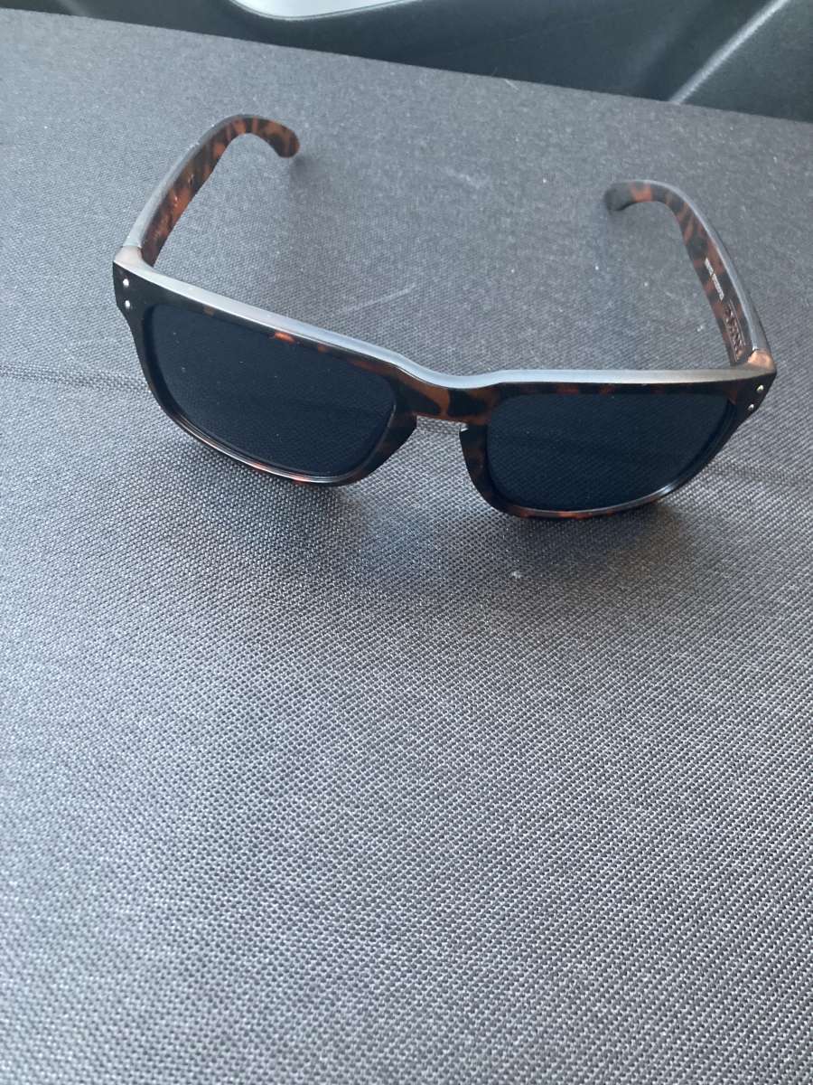 Holbrook Oakley Sunglasses