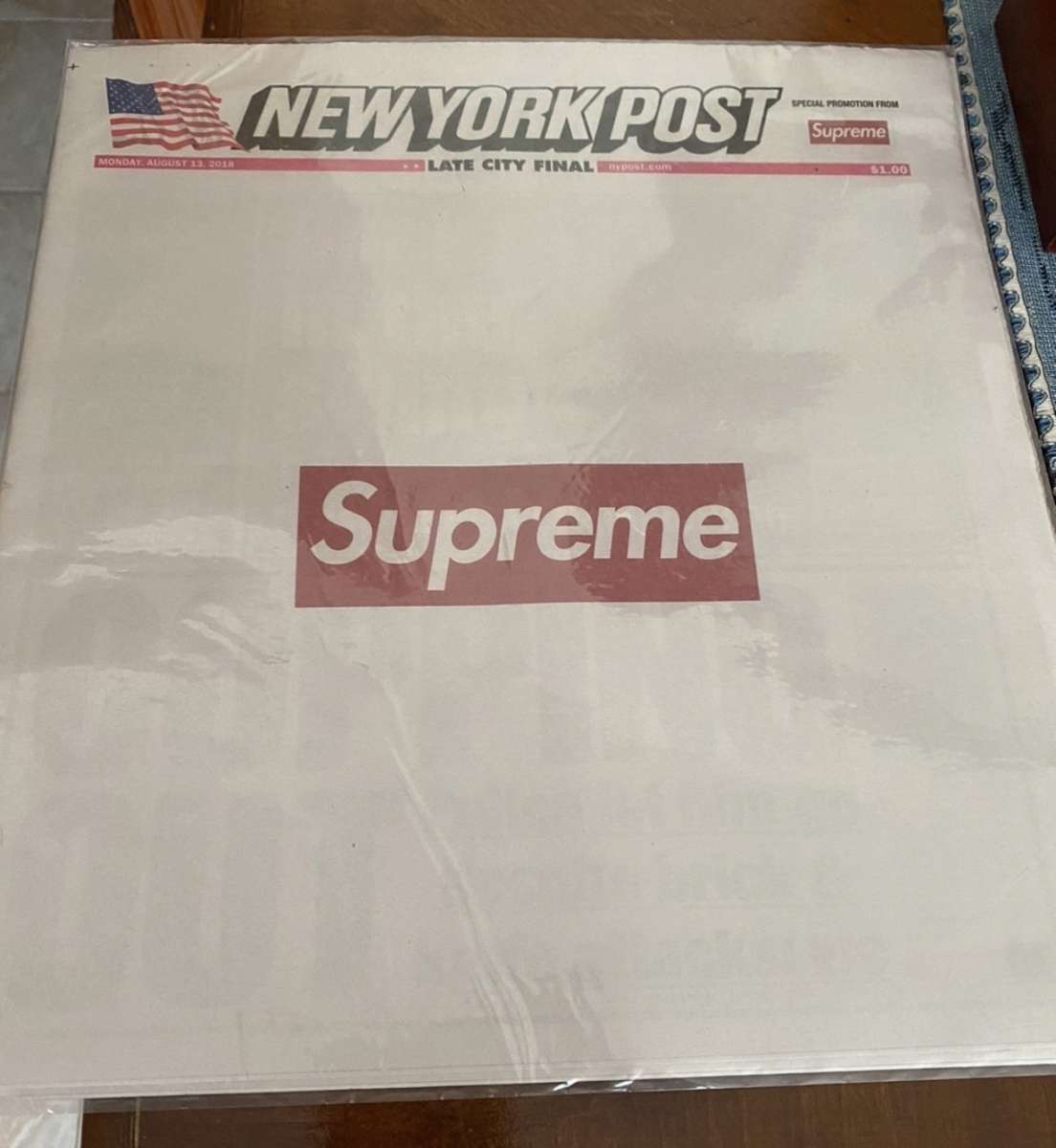 Limited edition supreme Newspaper