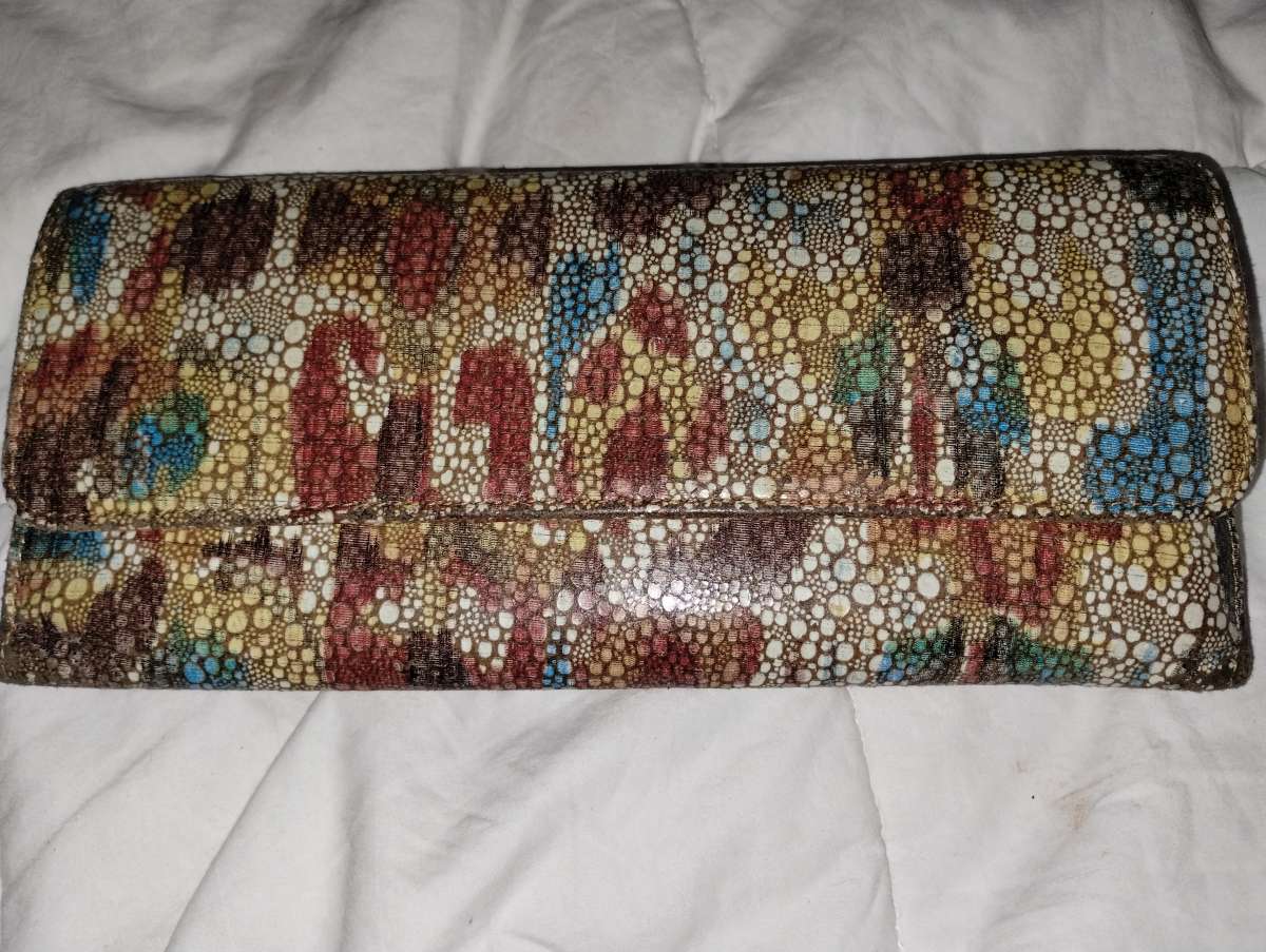 Authentic Hobo multicolored wallet with magnetic closure