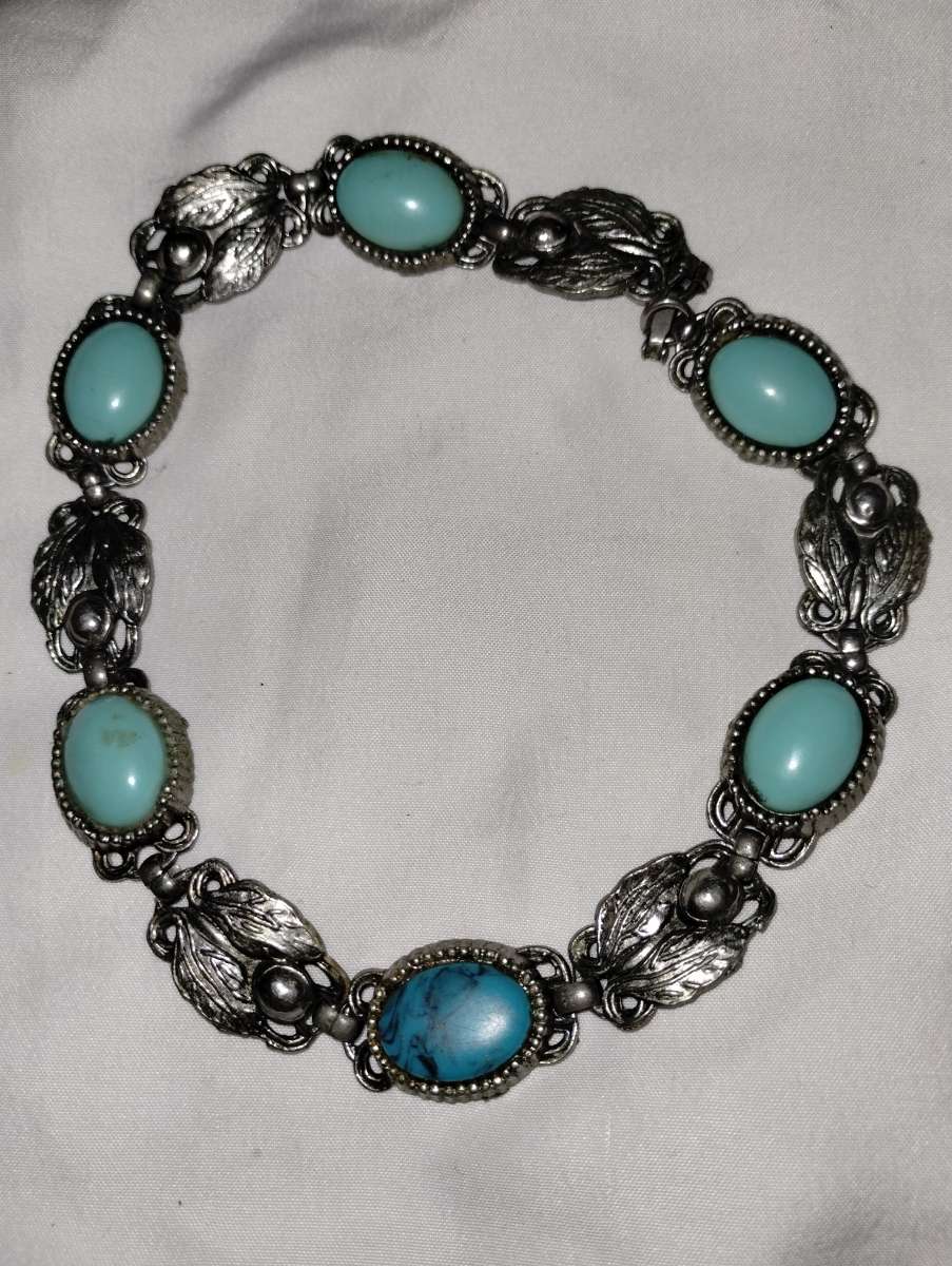 Beautiful turquoise necklace