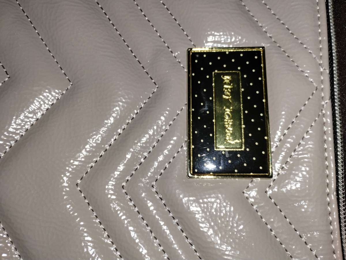 Bestsy Johnson wristlet