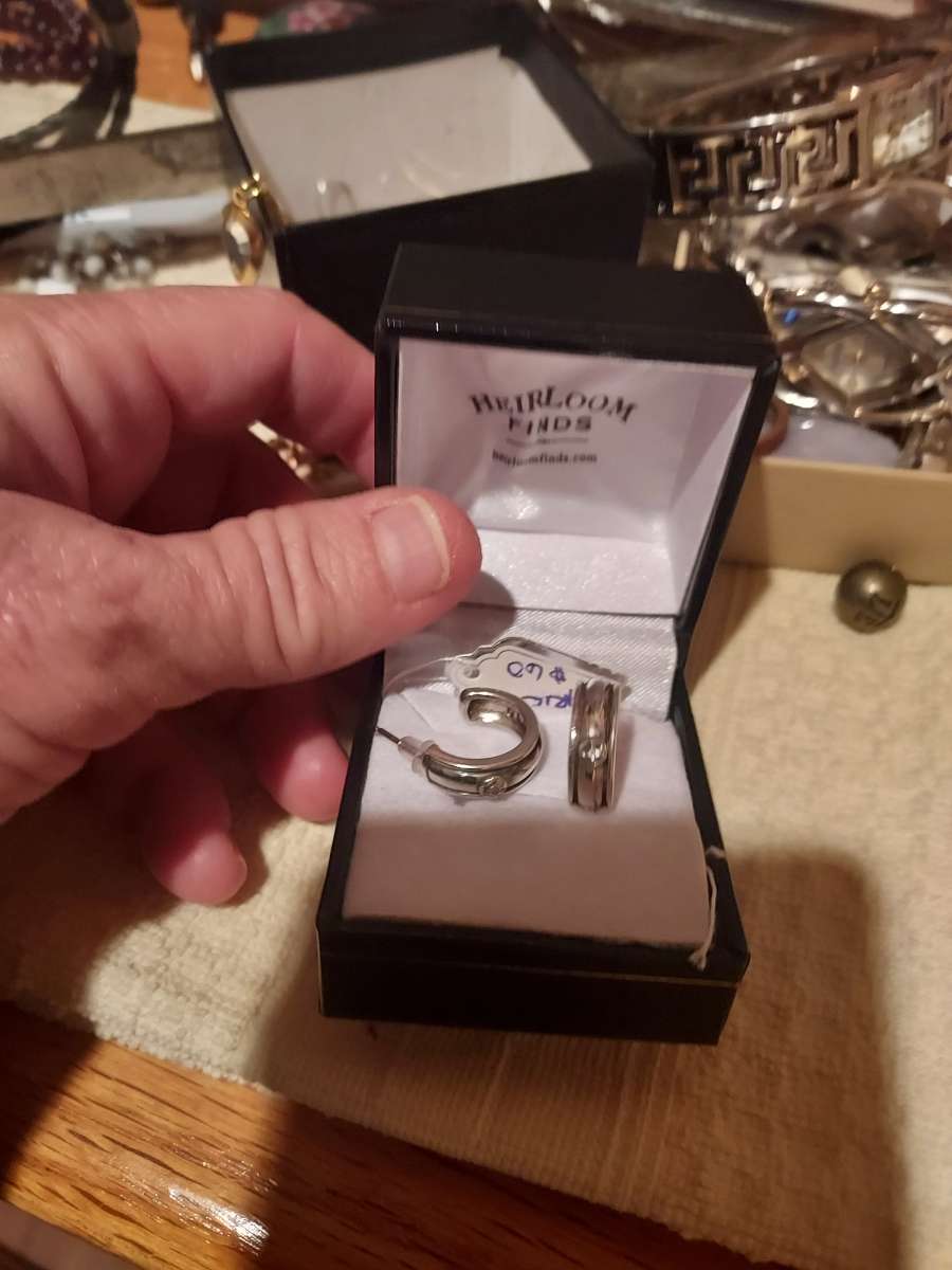 LYRIC brand DIAMOND in 925 full stamps in view