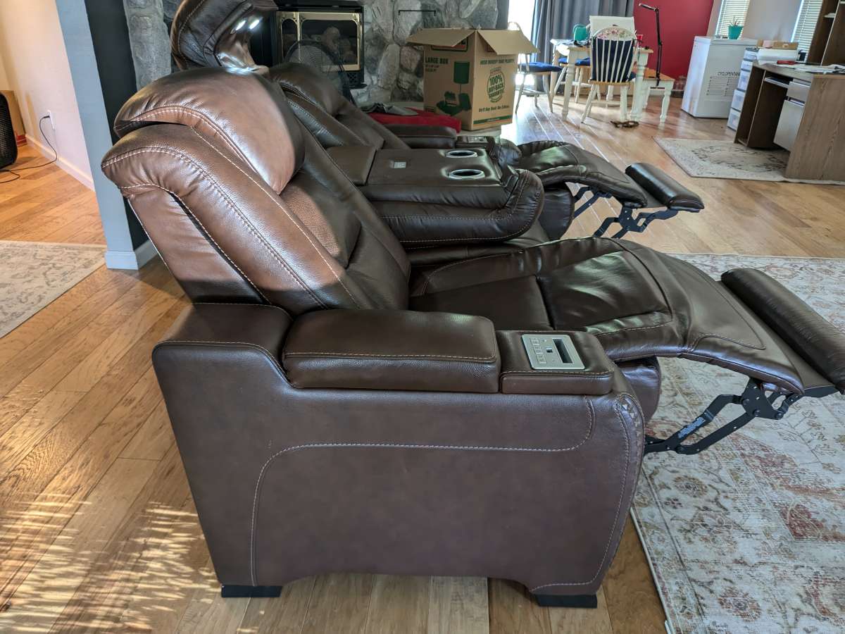 Like new Leather Couch
