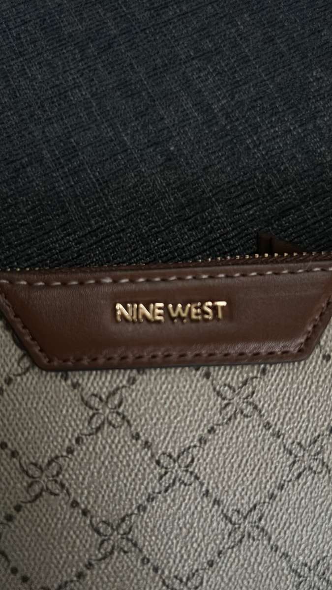 Nine West wristlet