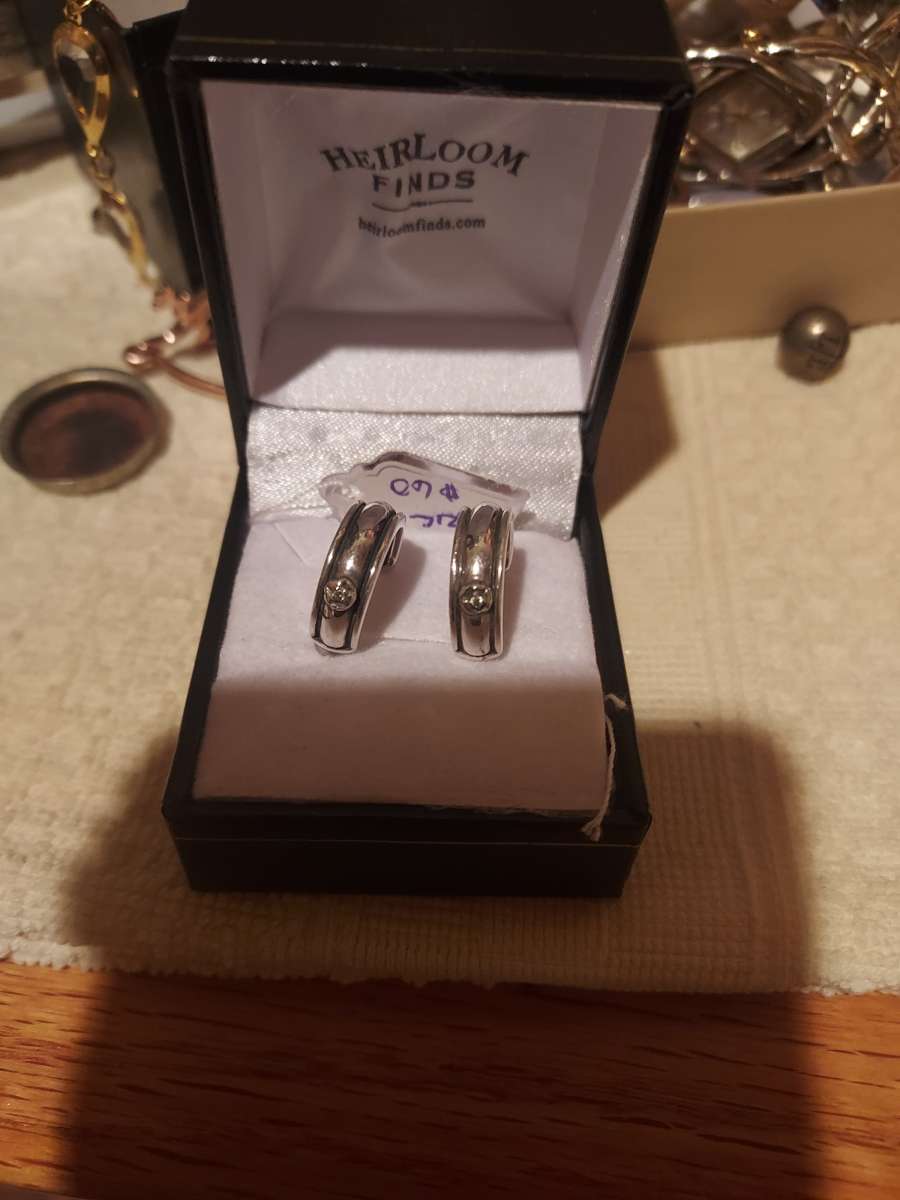 LYRIC brand DIAMOND in 925 full stamps in view