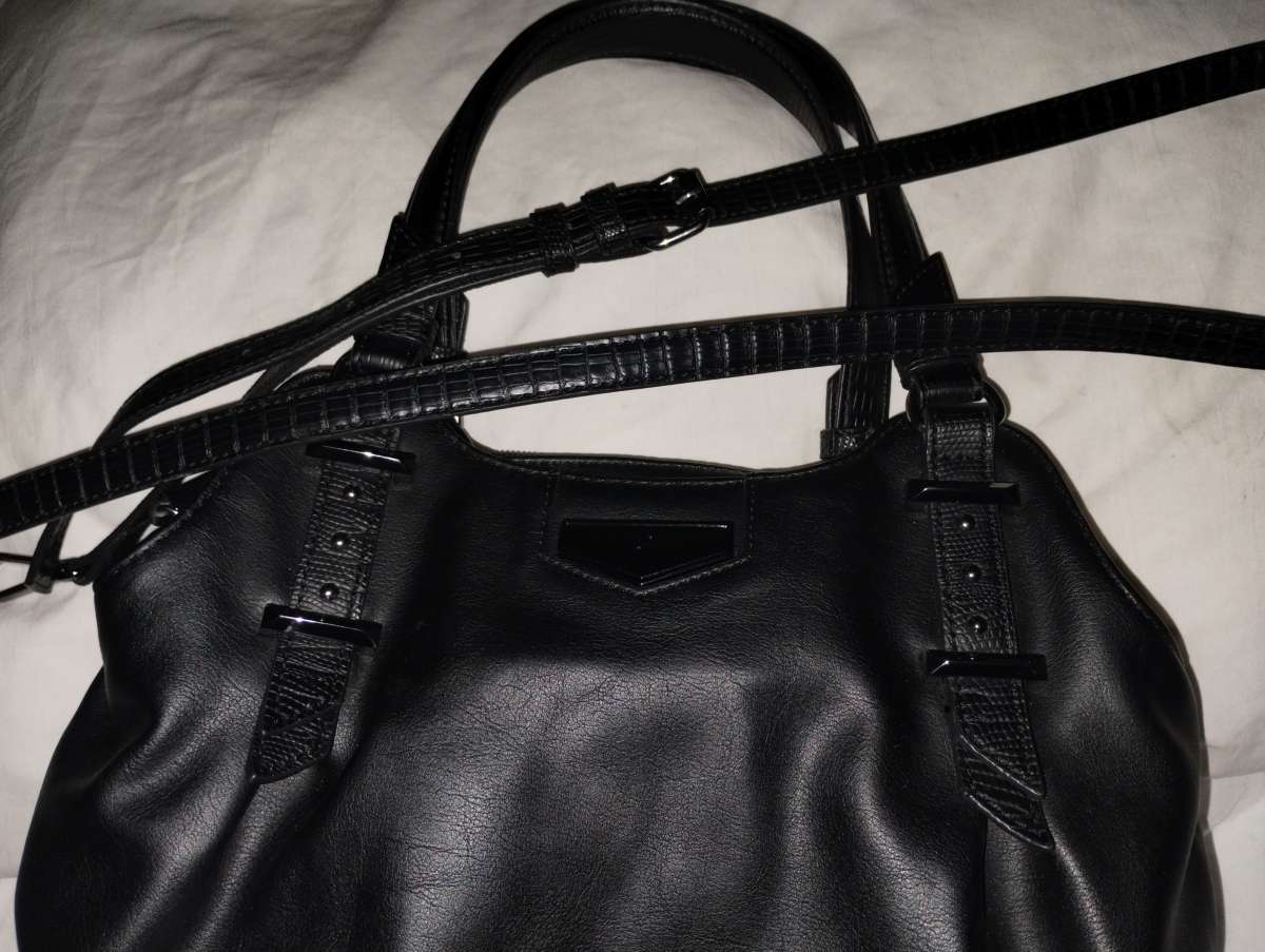 Vera Wang Bueno satchel