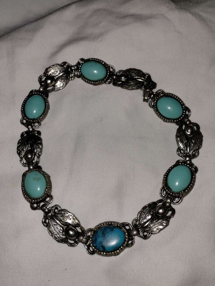 Beautiful turquoise necklace