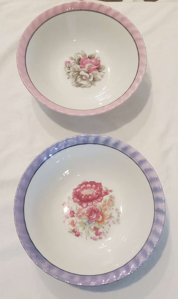 Set Of Two Vintage Lusterware Floral Patterened Bowls Japan