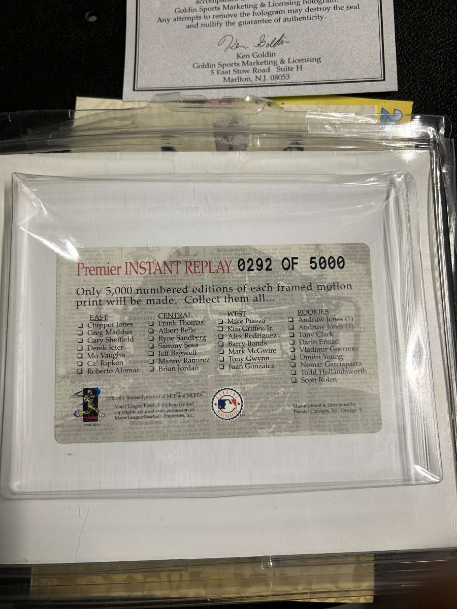 KEN GRIFFEY JR Blasts 200th Home Run Signed 1221000 Hologram