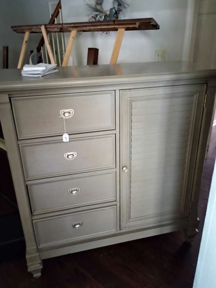 Bedroom dresser
