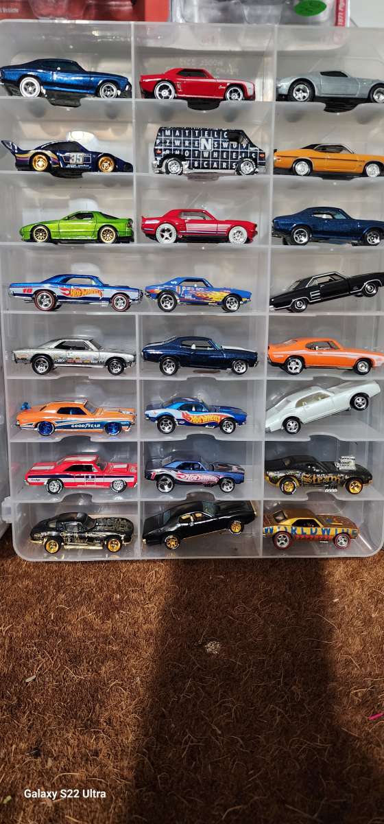 DIECAST CAR LOT HOT WHEELS AUTO WORLD JOHNNY LIGHTNING
