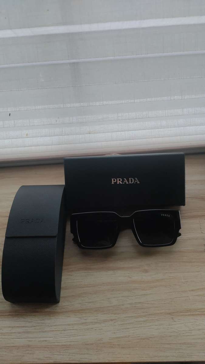 glasses prada
