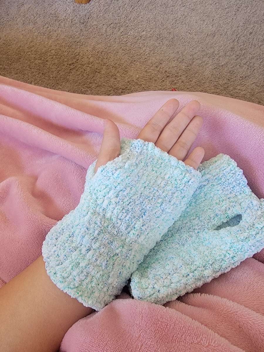 Blue Handwarmers knitted