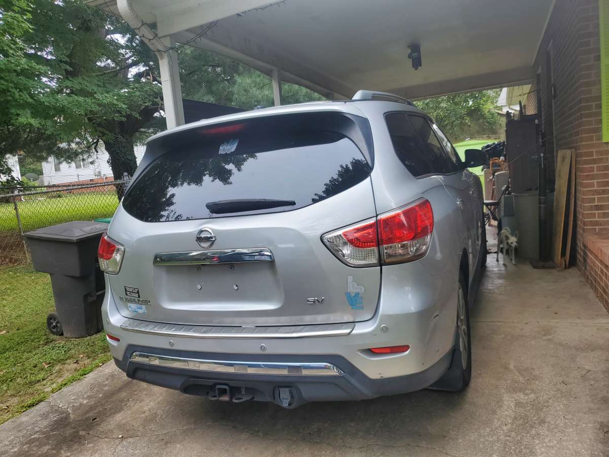 nissan pathfinder 2014