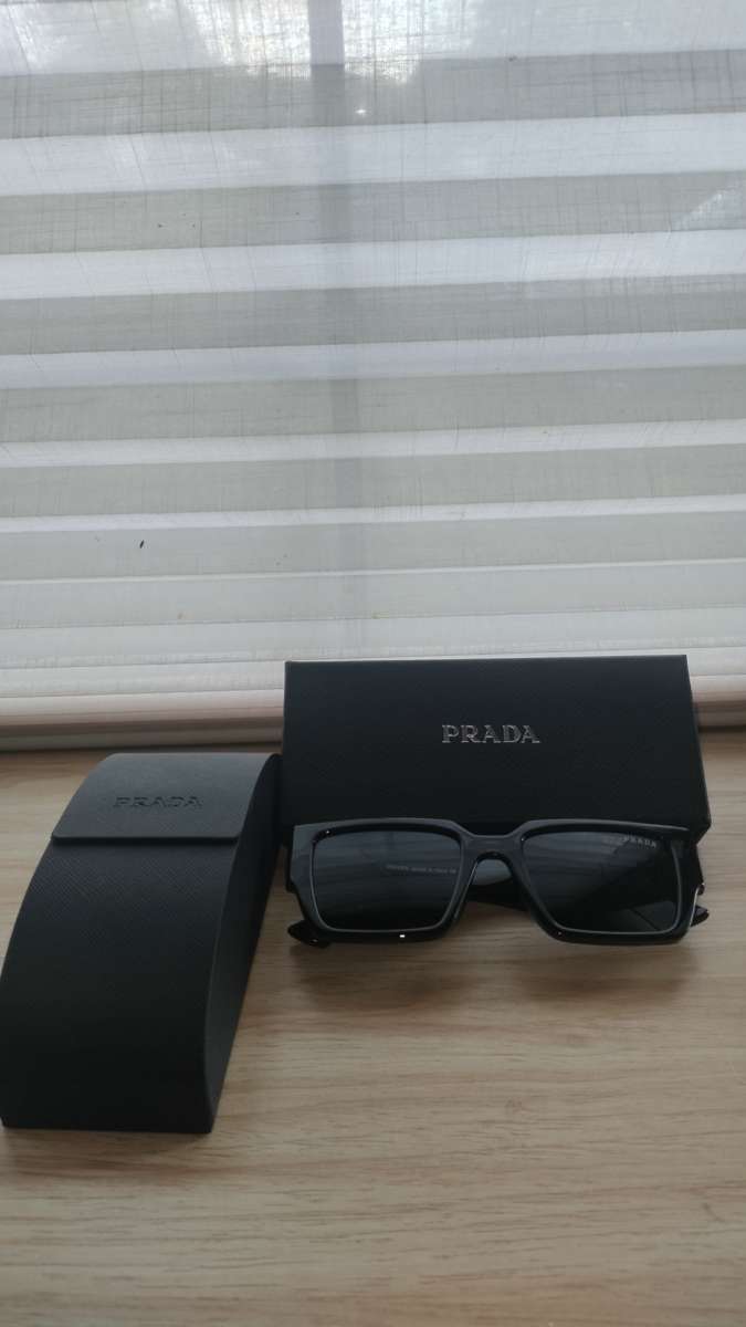 glasses prada