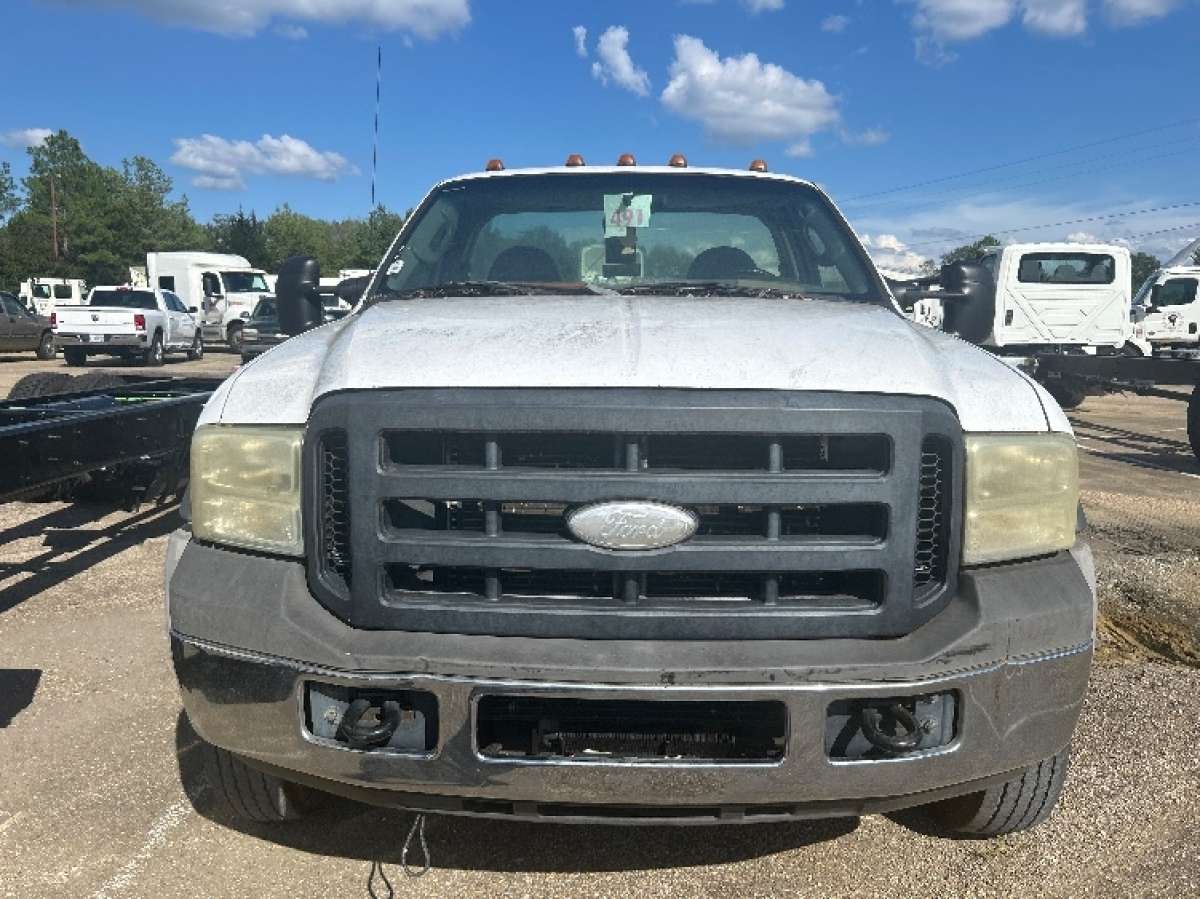 2006 Ford F450 Pickup Truck