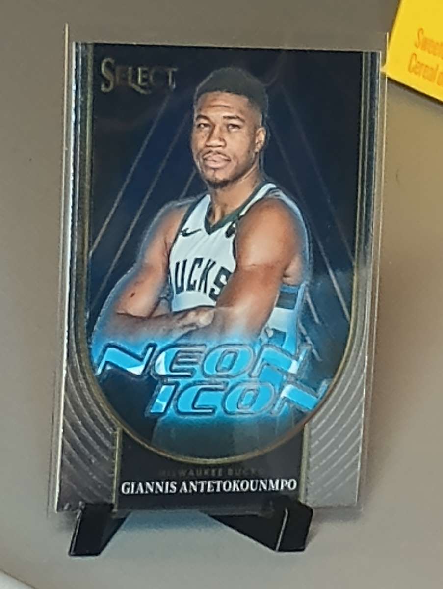 2324 select neon icon Giannis Antetokounmpo 1