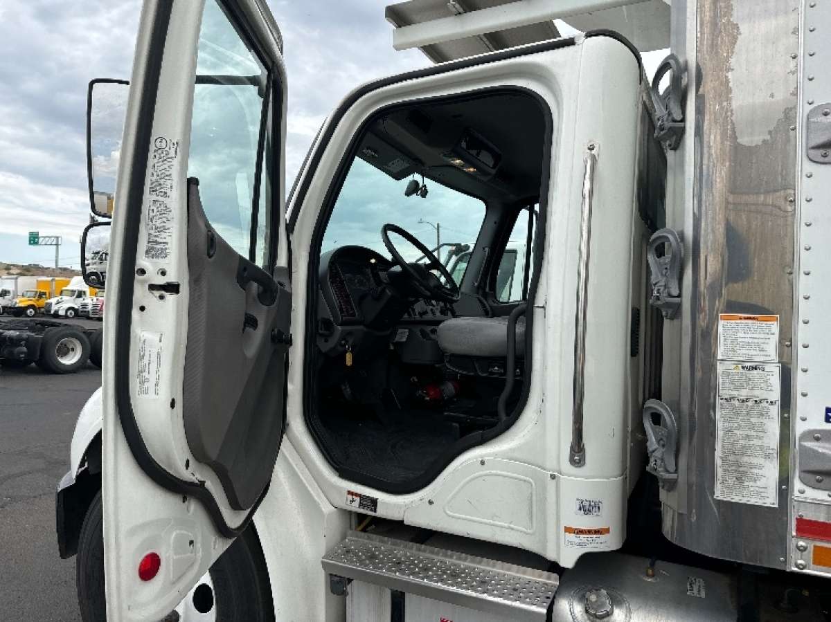 Freightliner 2022 Refrigerated Truck