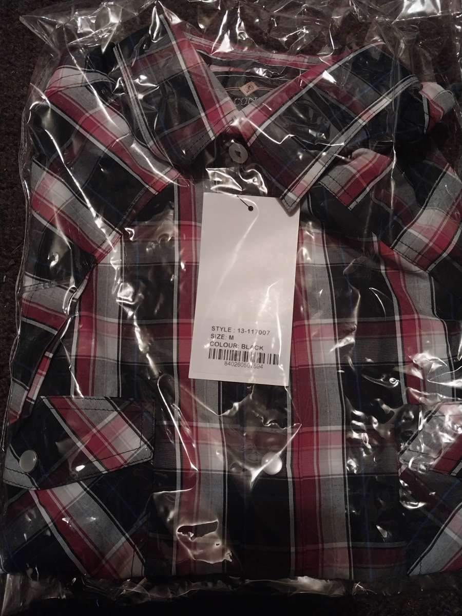 vendo ropa barata 3 trajes por 10