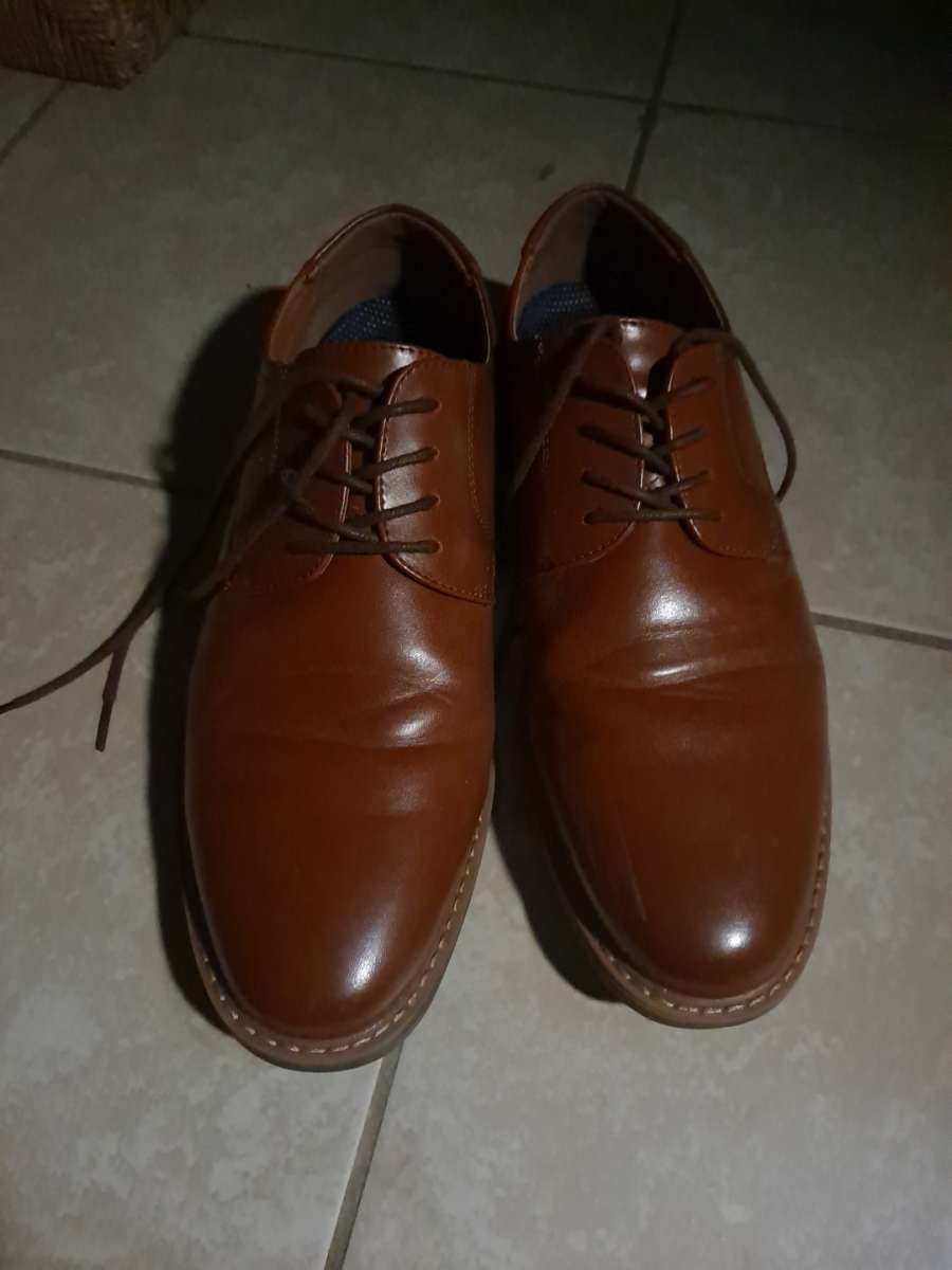 Dress shoe