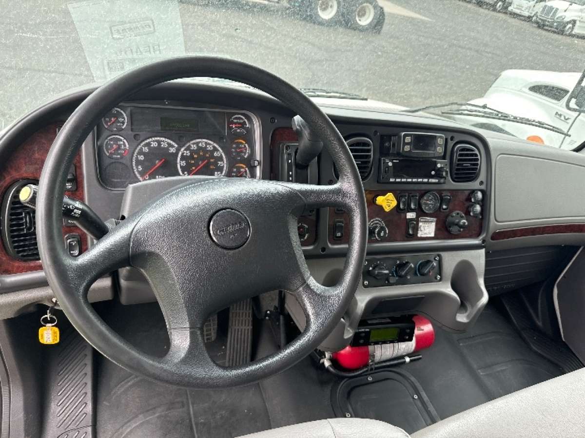 Freightliner 2022 Refrigerated Truck