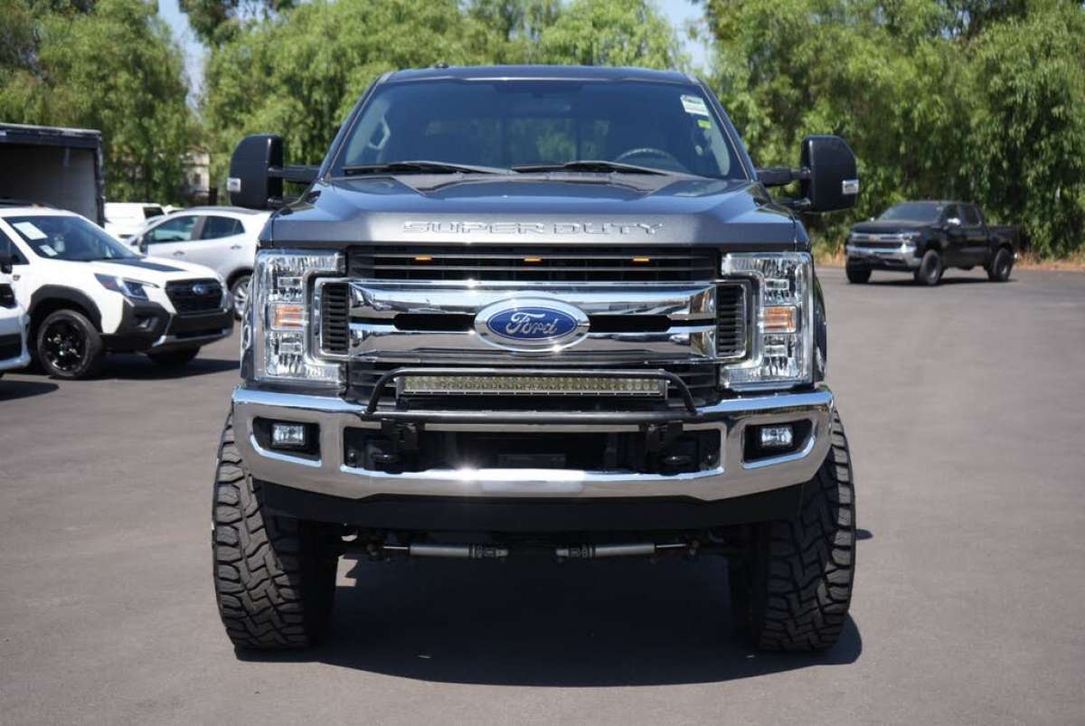 PICKUP TRUCK  UNDER MASSIVE HALLOWEEN DISCOUNTS