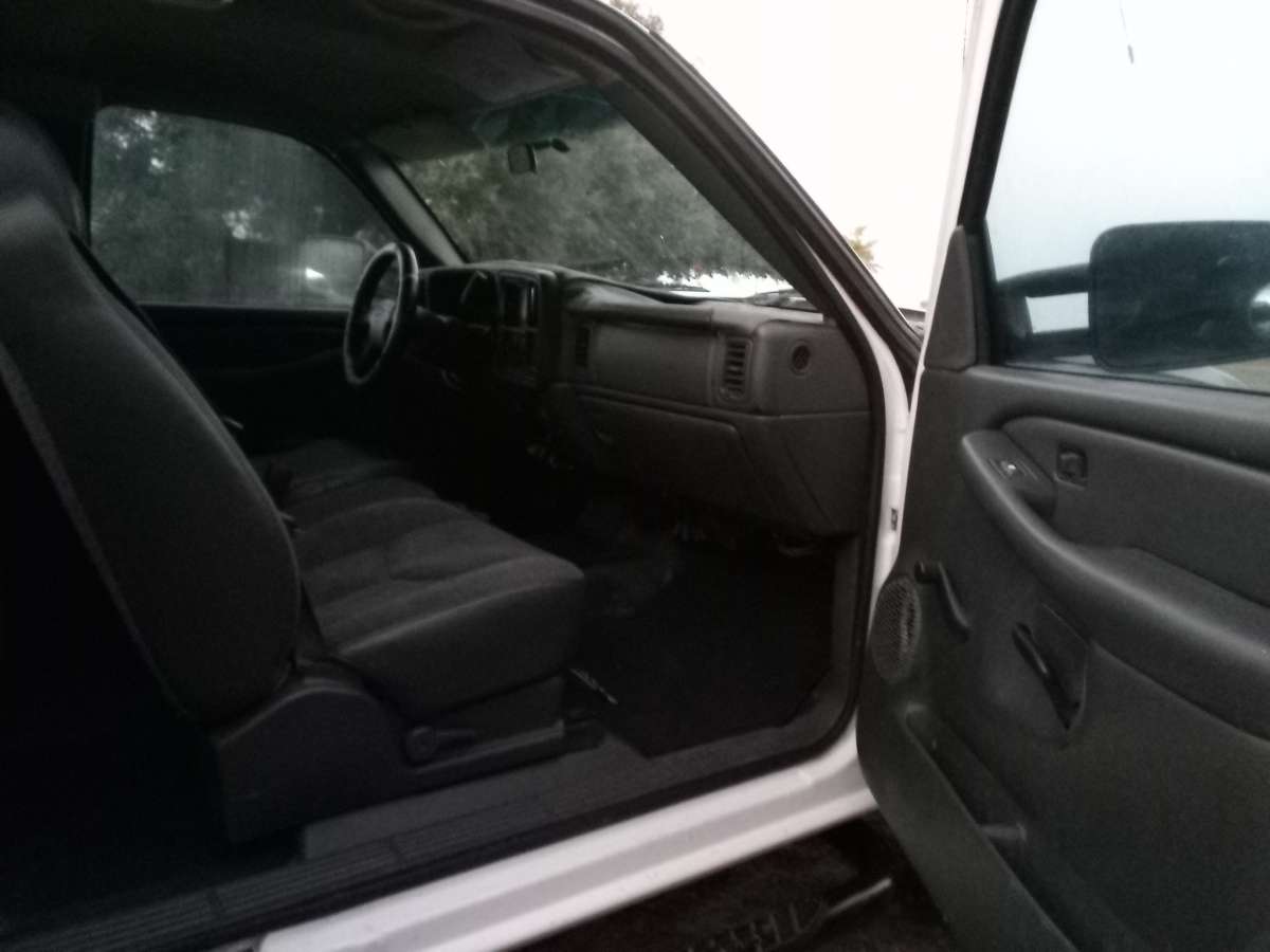03 Chevy Silverado 2500  HD