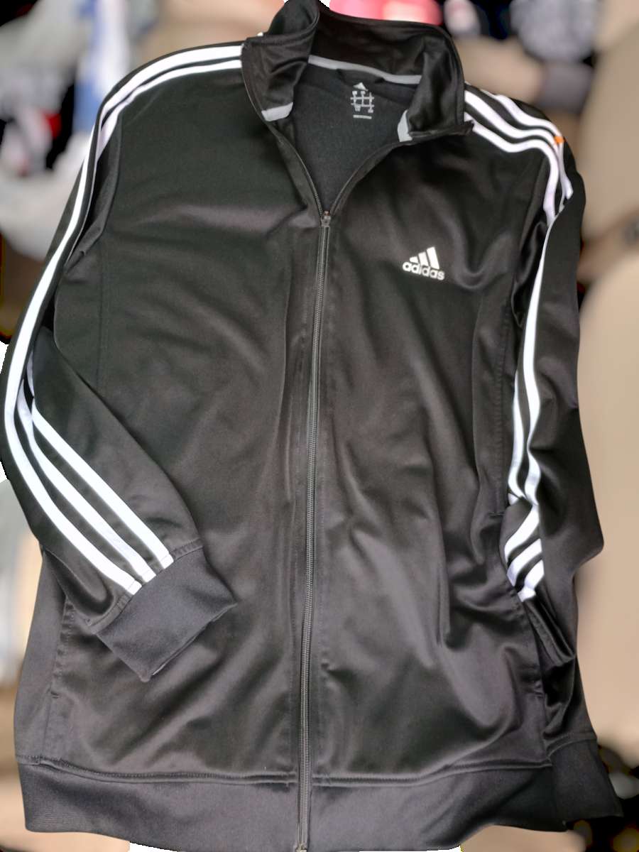 mens designer hoodies hats gloves womans hats and scarves
