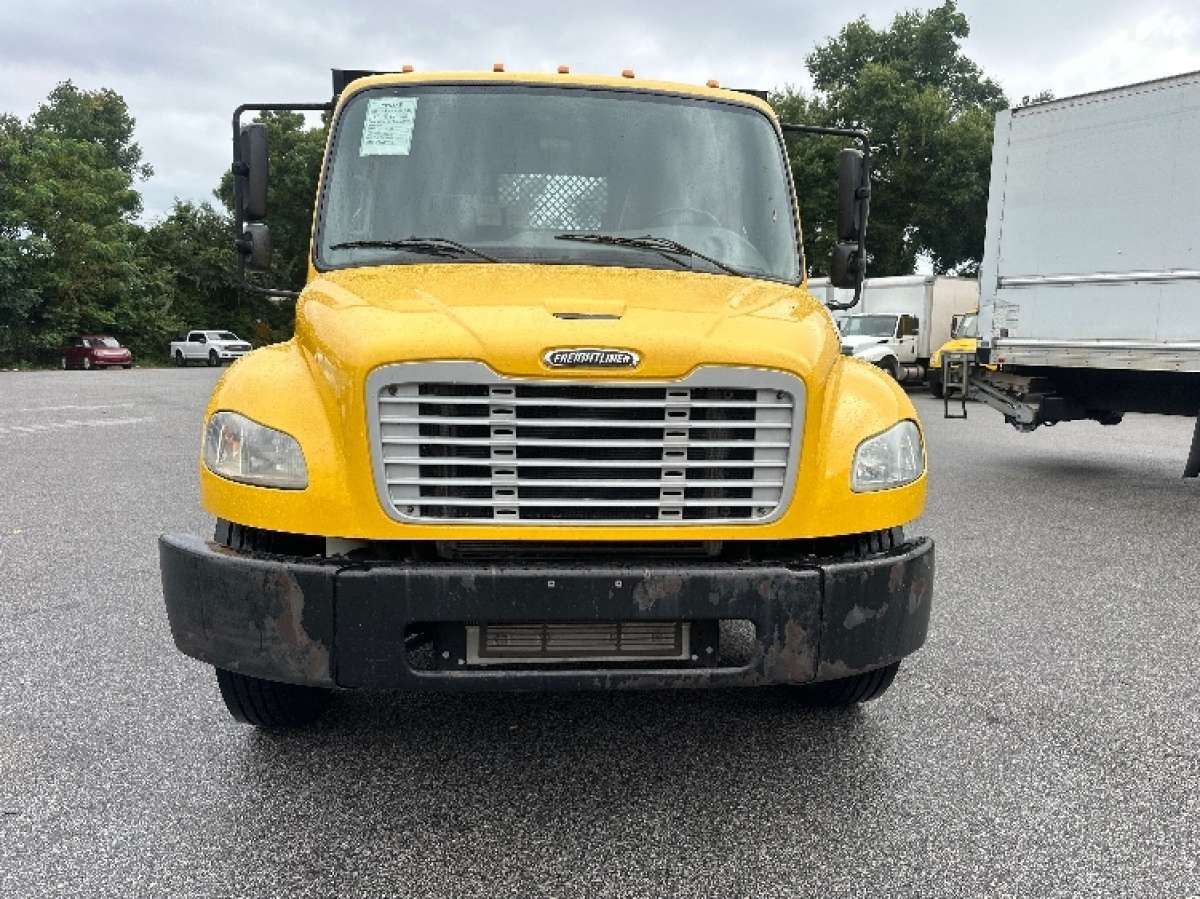 2016 Freightliner M2 Flatbed Truck