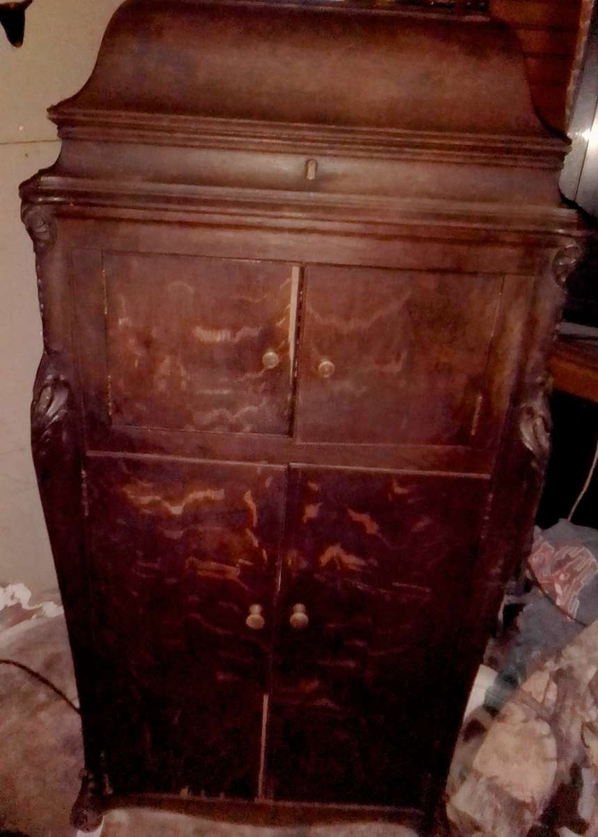 Victor victrola talking machine
