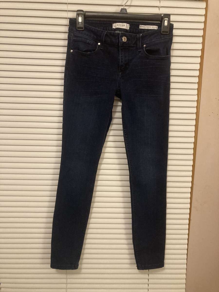 Guess low rise jeans size 26