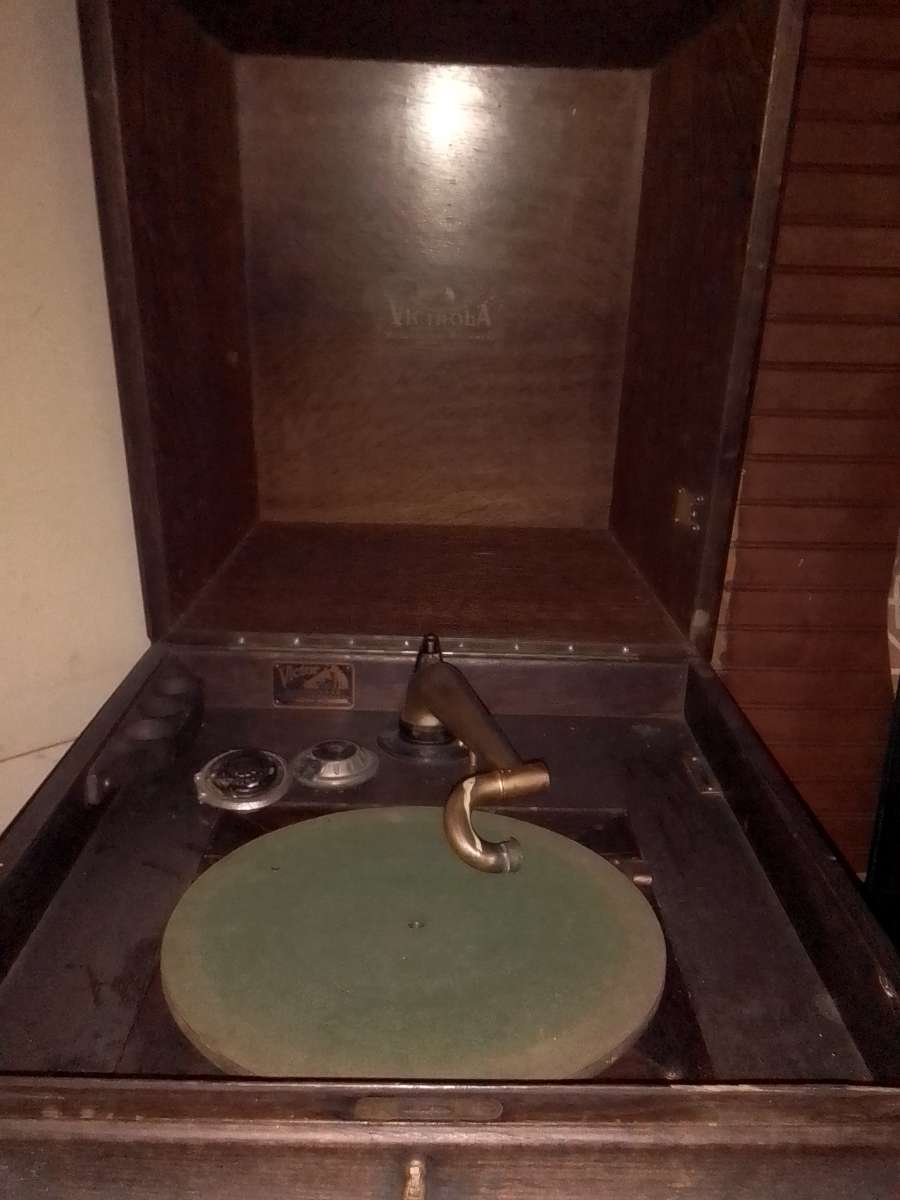Victor victrola talking machine