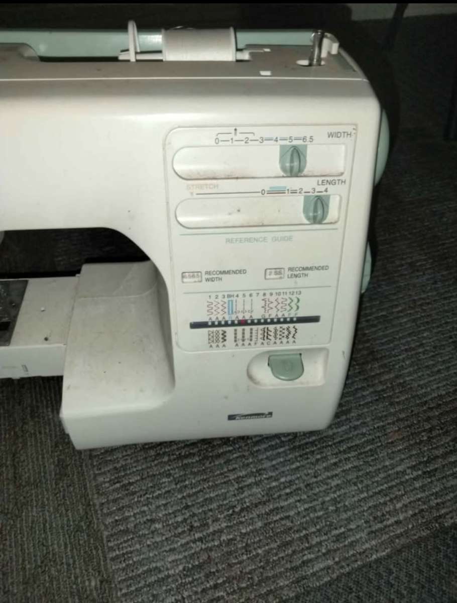 2 Sewing Machines
