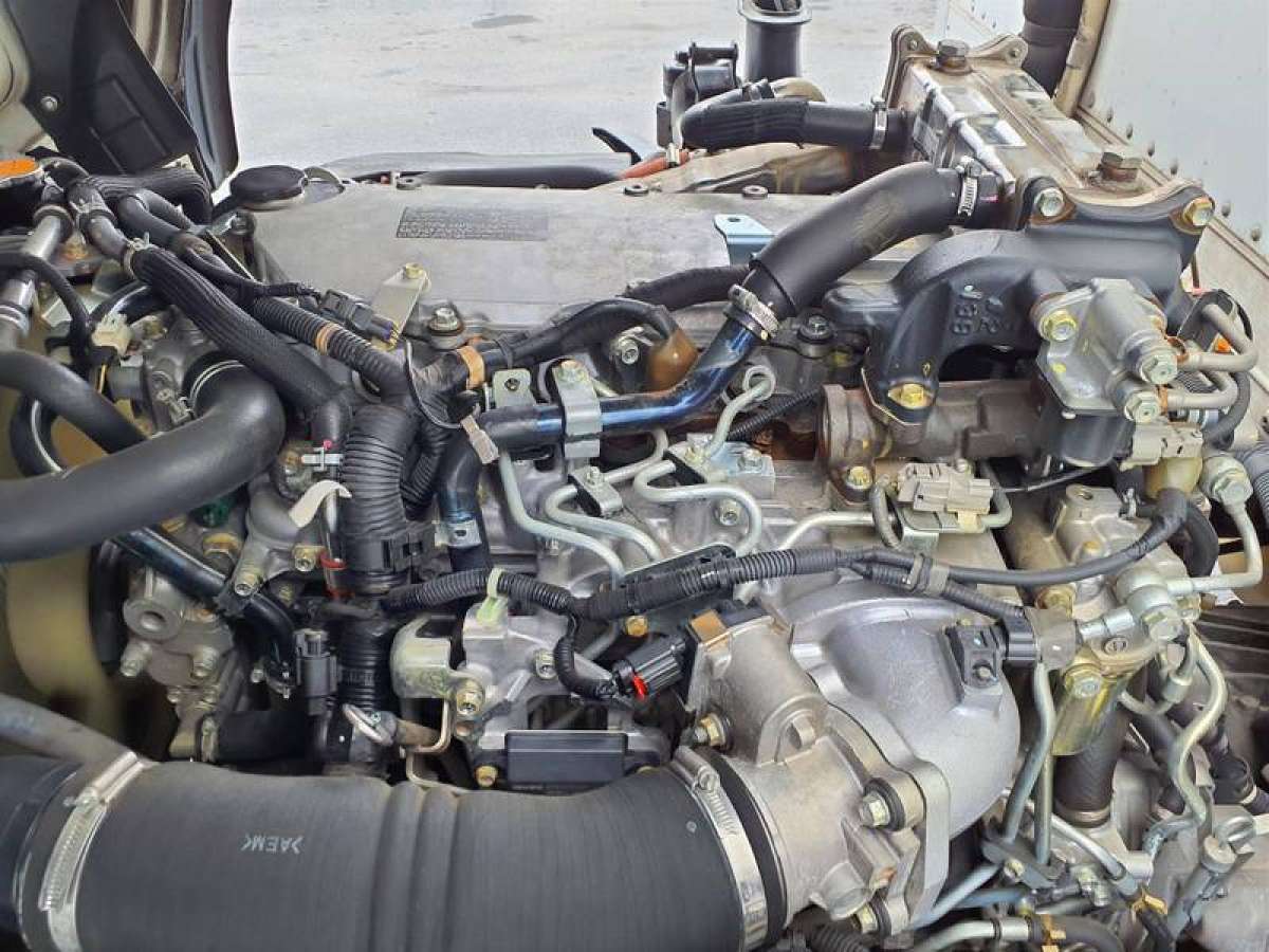 2018 ISUZU NPR Box Truck or Refrigerated Van