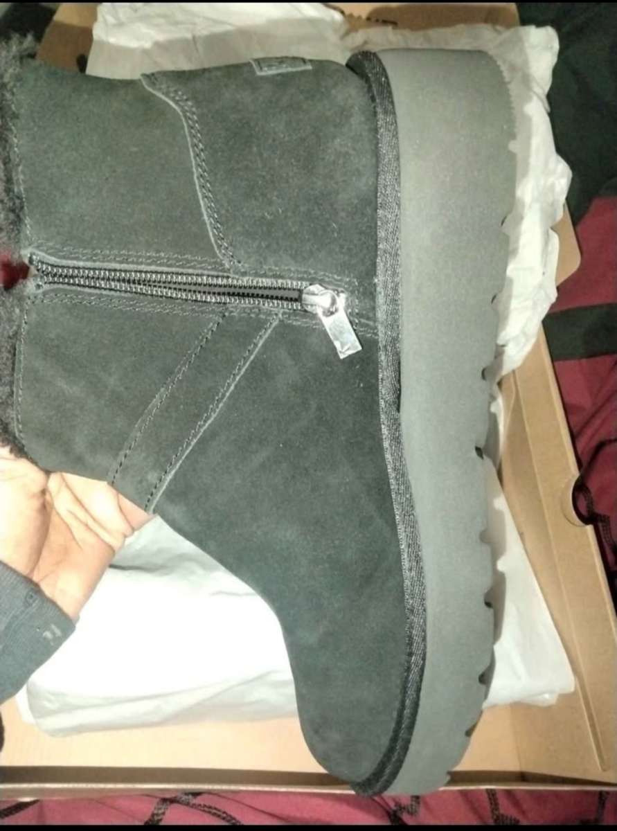 Black Womens UGG Boots Size 10