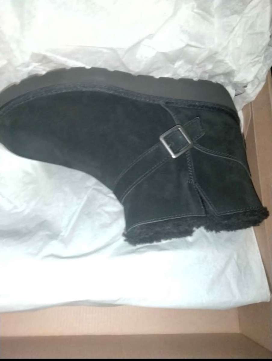 Black Womens UGG Boots Size 10
