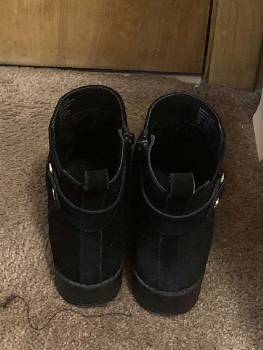 Giani Bernini suede booties