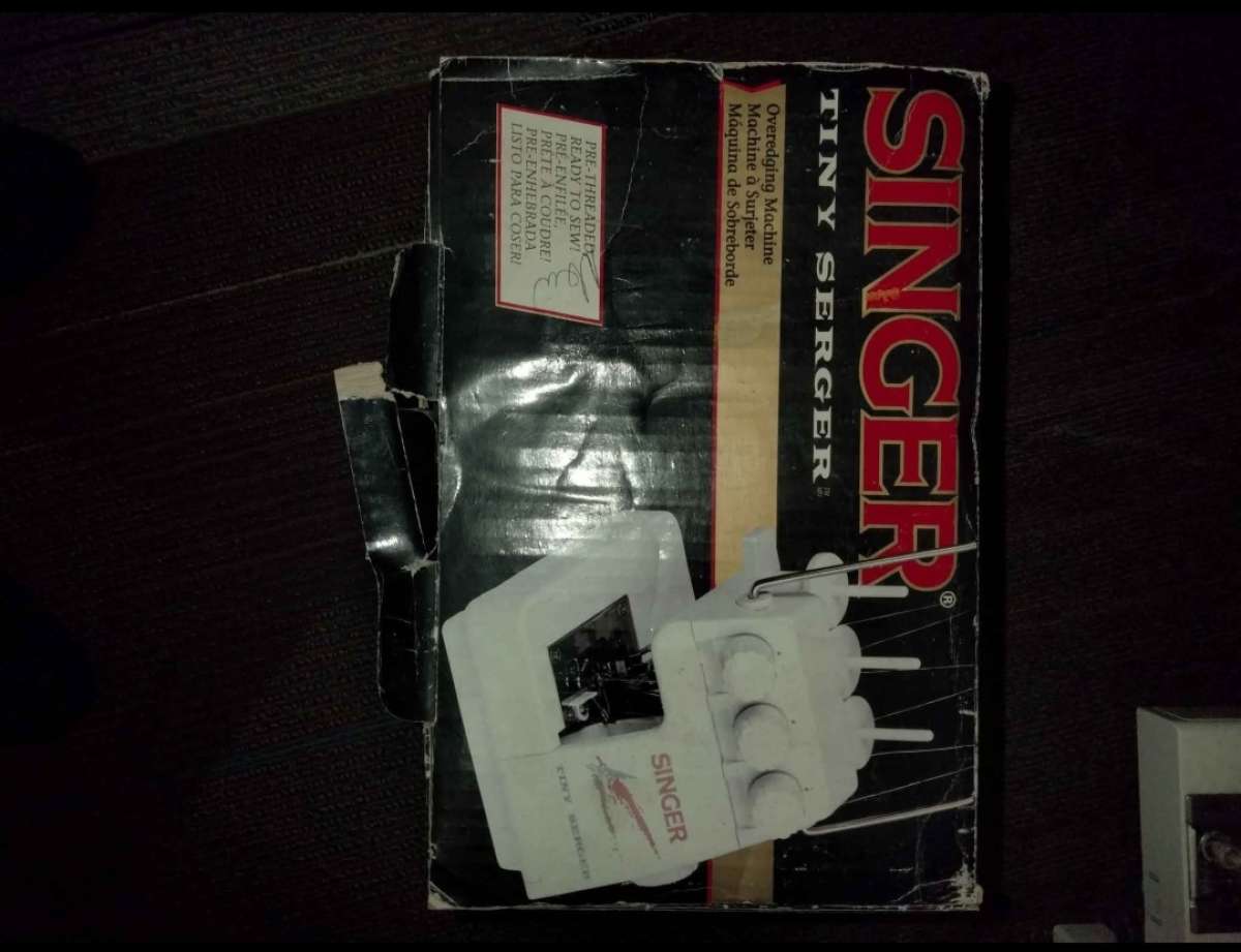 2 Sewing Machines