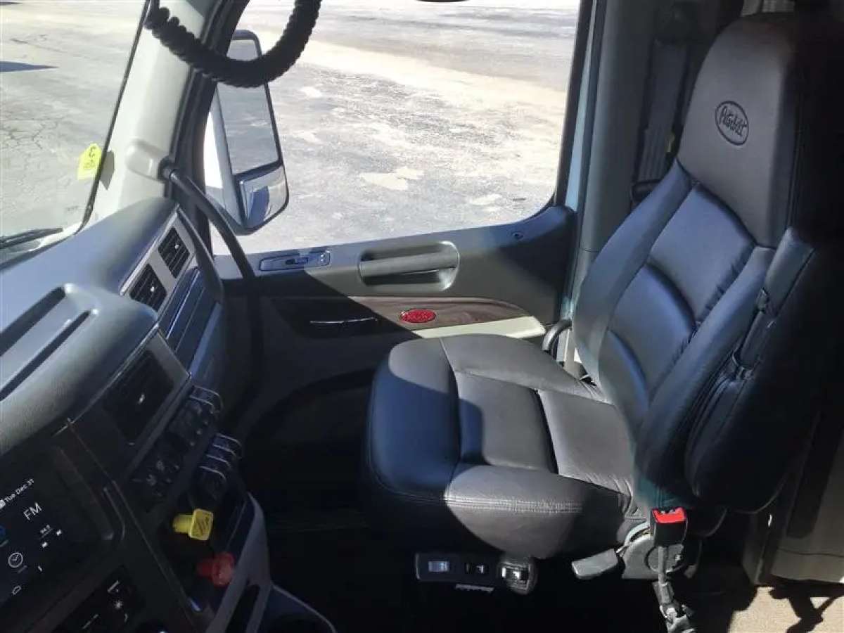 2023 Peterbilt 579 PACCAR MX 13 LITER